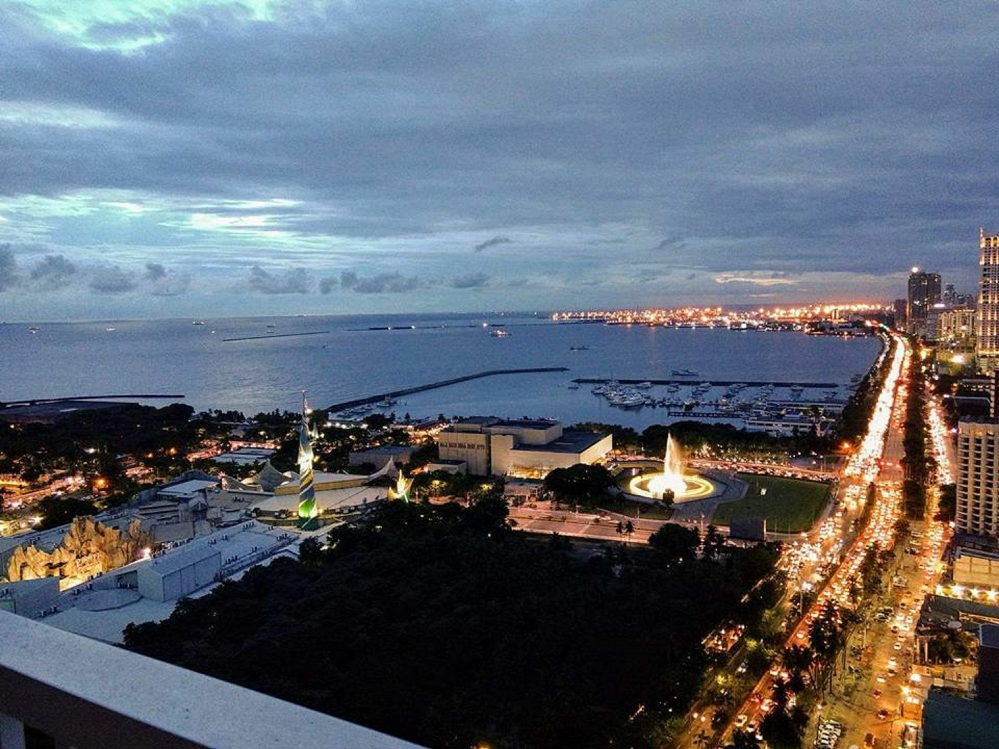 Seabreeze Residences At Breeze Residences Pasay Bagian luar foto
